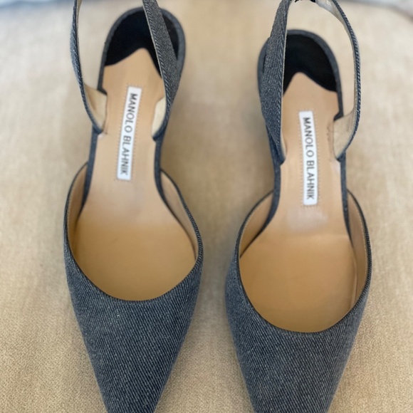 Manolo Blahnik Carolyne Denim Blue Pumps 37 - Picture 2 of 10